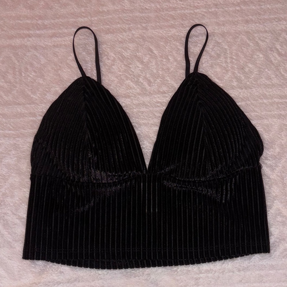 Sexy padded spaghetti strap velvet blouse 
Never worn NWOT
Size S